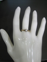 VINTAGE 14K YELLOW GOLD WHITE STONE SOLITAIRE RING SIZE 7.5