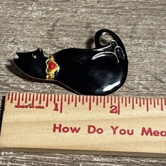 Vintage Vero Enamel Black Cat Pin Brooch Red Heart Collar Gold Tone Figural G16